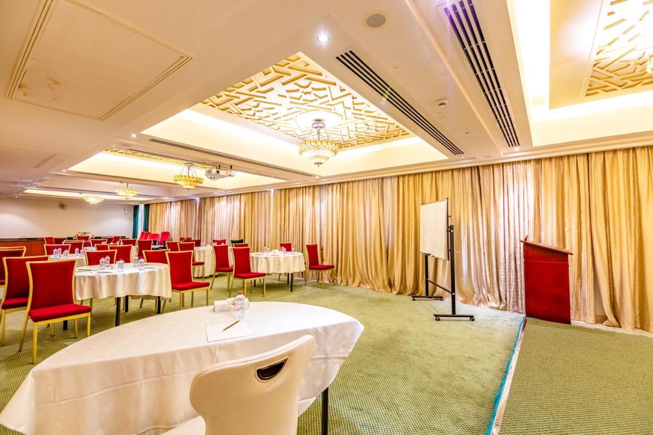The Platinum Hotel Muscat Exterior photo
