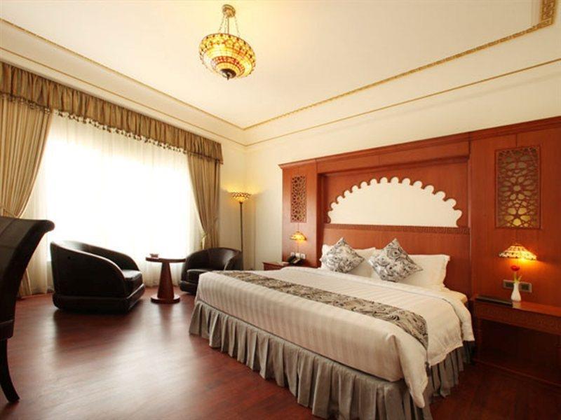 The Platinum Hotel Muscat Exterior photo
