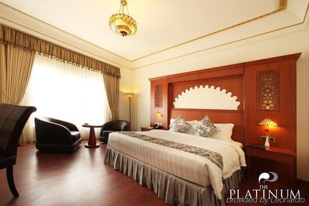 The Platinum Hotel Muscat Exterior photo